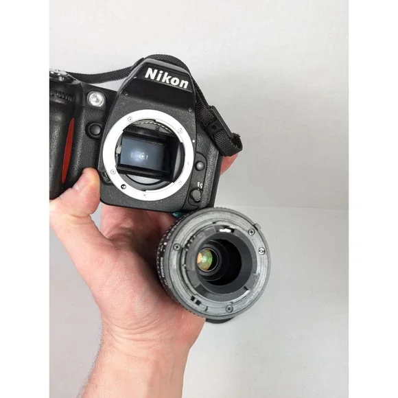 Nikon N80 35mm Film Camera AS-IS UNTESTED Body & Lens - Picture 12 of 13